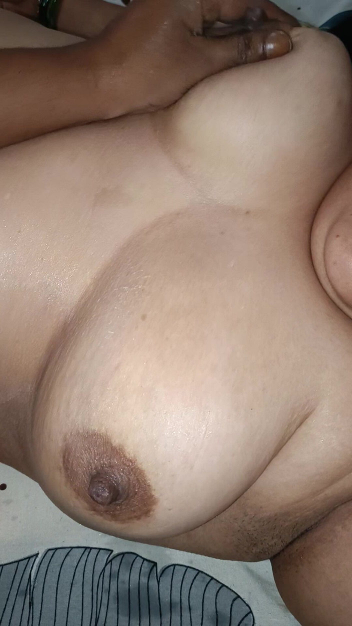 Catchybusty: देसी भाभीजी के साथ हरकोर सेक्स नॉन स्टॉप