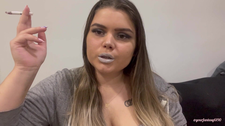 Your fantasy studio: Circles of smoke with silver lipstick