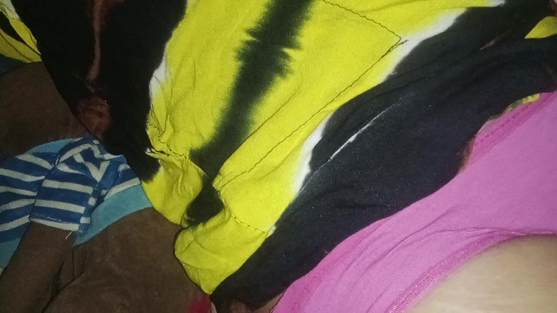 Citra: Si intrufola nel bagno della matrigna, dove la limousine è parcheggiata...