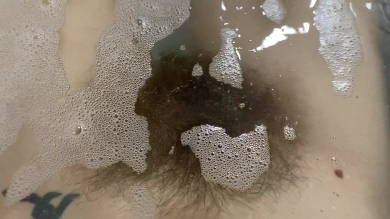Cuteblonde666: Hairy bush underwater
