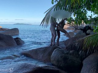 Project fun diary: Catching nude couple -sex on beach