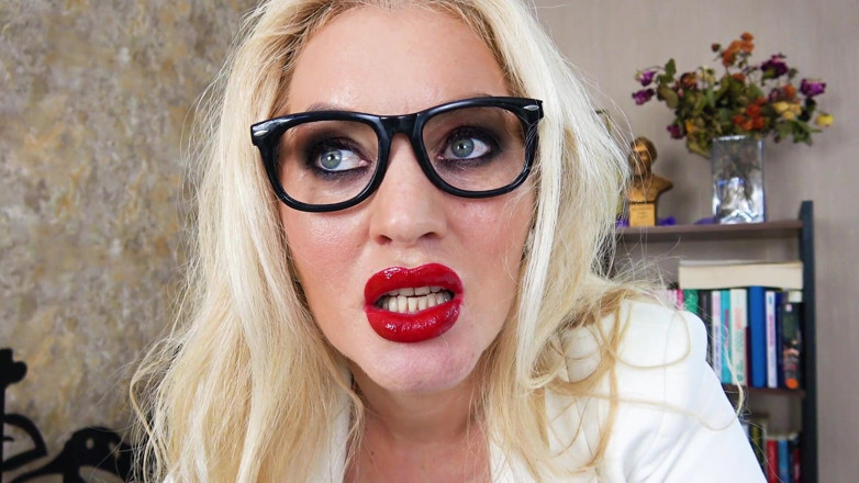 Goddess Celine: Kiss Cam