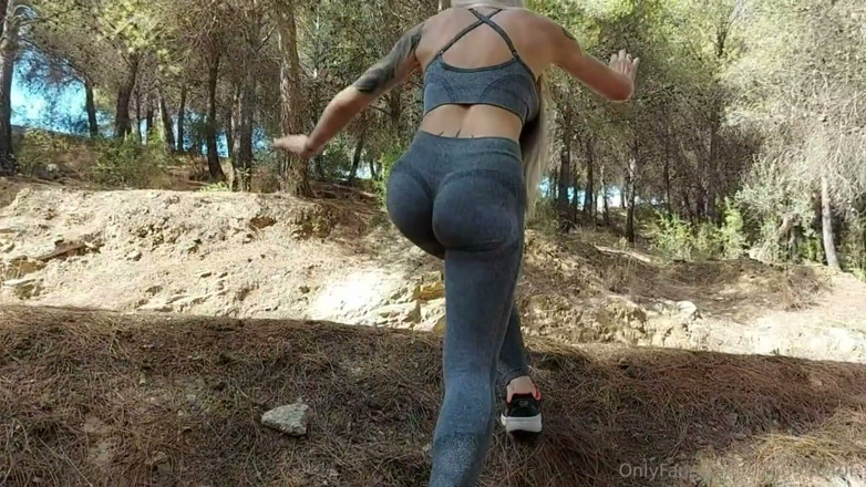 Darkprincess666: Saya Suka Berjalan-jalan di Dalam Hutan