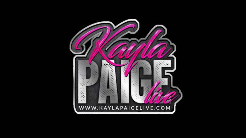 Kayla Paige: Kayla Paige fitta slickar med Latina Carmen Valentina!