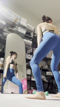 Dickflash fitness macerası bölüm 1 yeni oda arkadaşımın arkasında teşhir