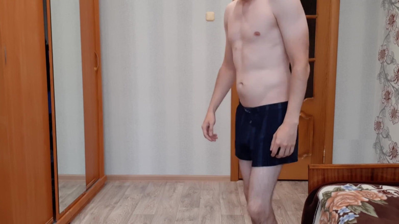 AlexRusFun: 男人在办公室里自慰他的大鸡巴