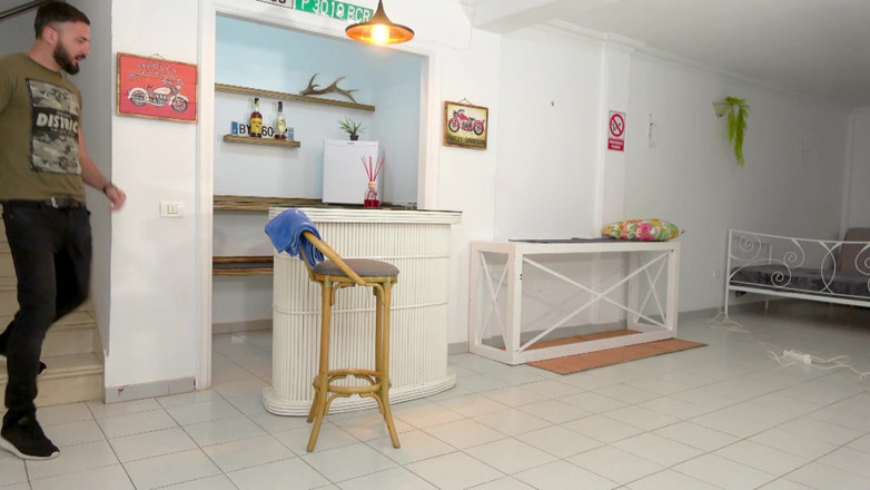 Big Boobs Babe: Festa Della Scopata Nel Backstage Di Una Troia Dai Capelli...