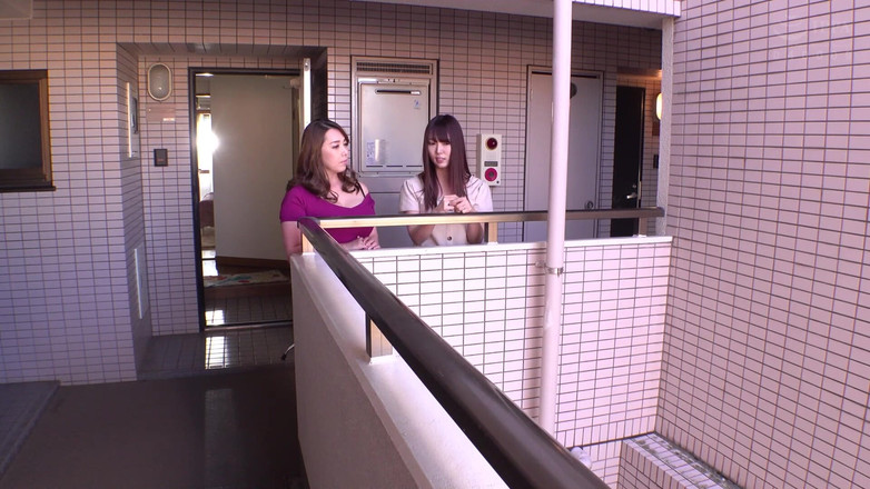 Eagle-Special: Femei căsătorite nebune de gelozie care comit adulter: o asistentă...