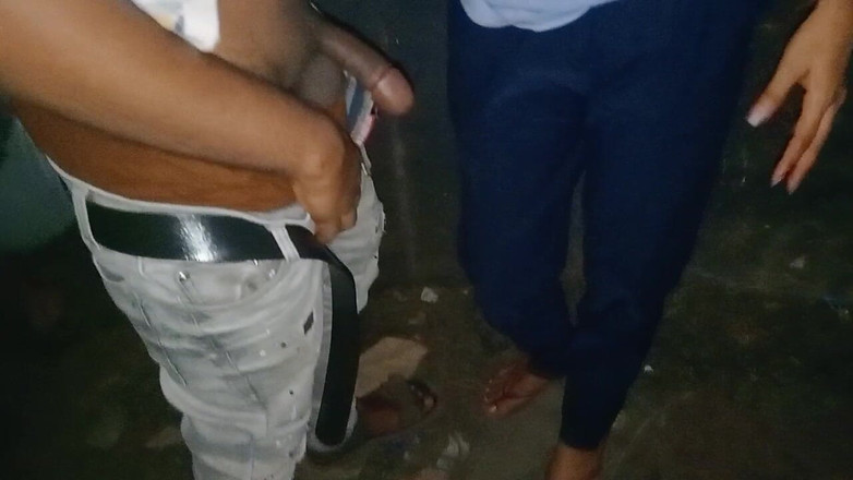 NikiRathod: Prstění, Líbání Za Autem S Divyou - Série Kouření