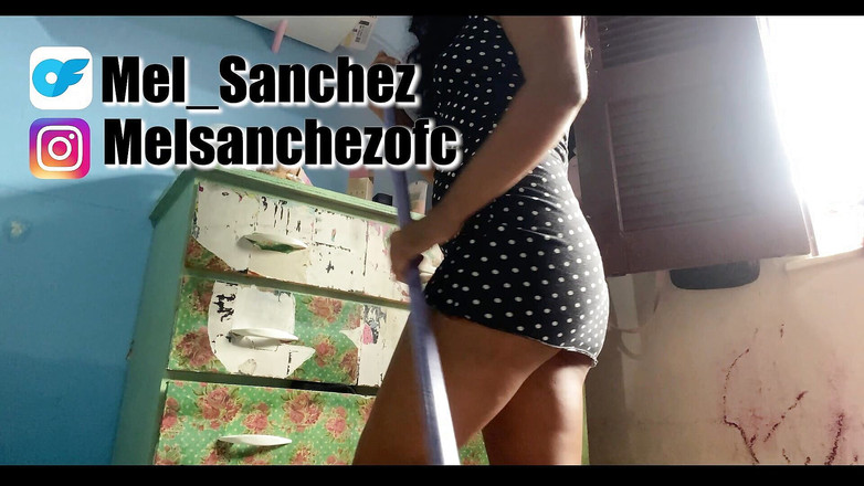 Mel Sanchez: मैं अपने सौतेले बेटे के कमरे को साफ करने गया और वह बहुत उत्साहित हो गया मैंने उसे मुझे चोदने दिया