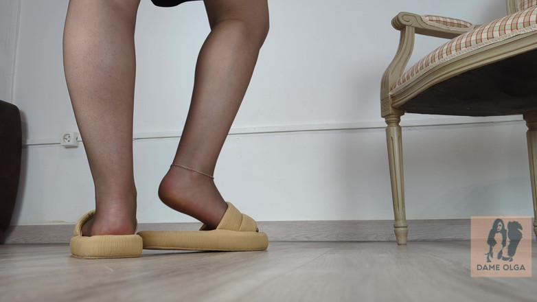 Dame Olga: Shoeplay, Dangling &amp; Walking in Home Slippers and Pantyhose (shoe Collection) - Dame...