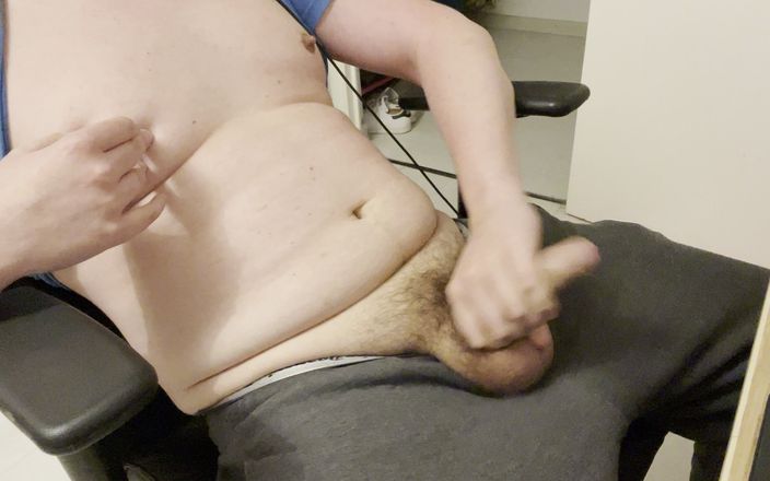 Aimeronds: Mi sego il mio grosso cazzo guardando il porno