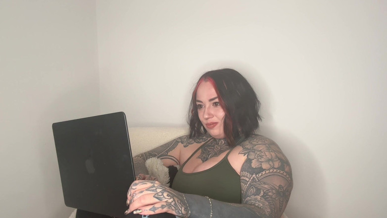 Miss Valentina: Facilitando la dominación financiera 3