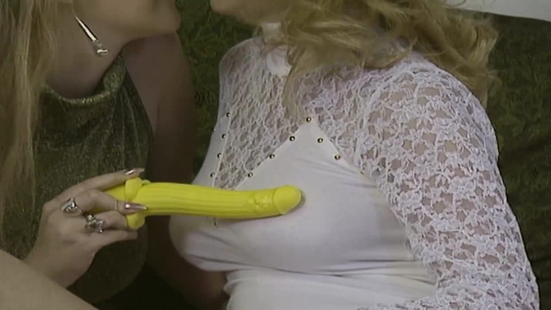 Vintage Climax: Horny threesome with some drenched pussies