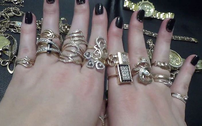 Goddess Misha Goldy: Golden jewelry and hand fetish