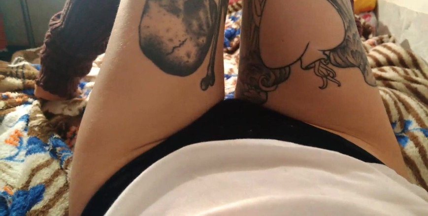 HellENXxOo: Nadržená holka seflfuck s velkým robertkem