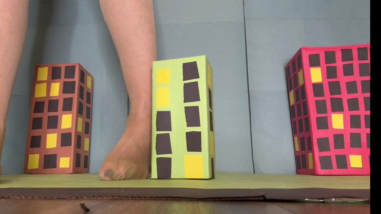 Peppermint Giantess: Starosta Obryně asistentka ničí město
