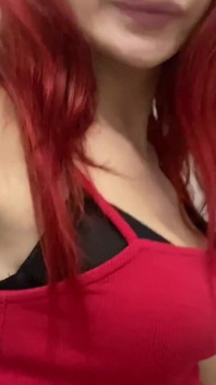 Alice Pees and Farts at the Same Time