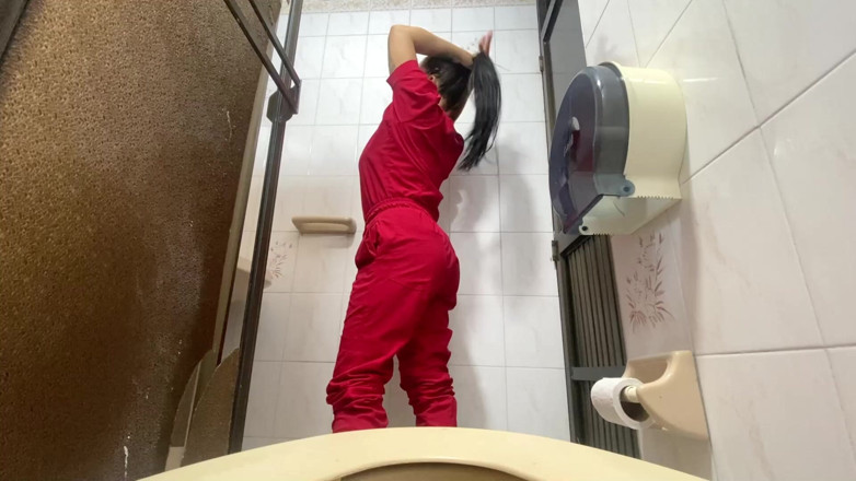 irina69star: Camera Catches Nurse Pissing in Hospital Bathroom(bbw)
