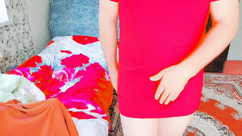 Kitty_Cross: Adorabile sissy regola il archetto con un fino femminuccia