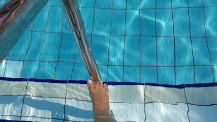 Fetish intimmedia: Hot feet play in pool
