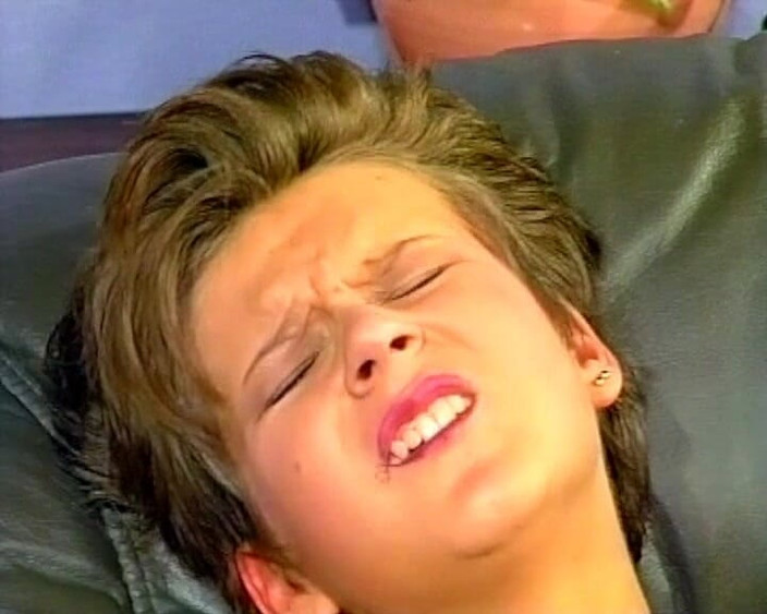 German's MILF: जर्मनी की वीर्य खाने वाली सौतेली मम्मी की चुदाई