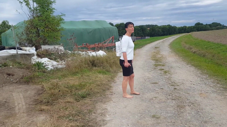 Yvette xtreme: Dirty barefoot walk with Yvette Costeau