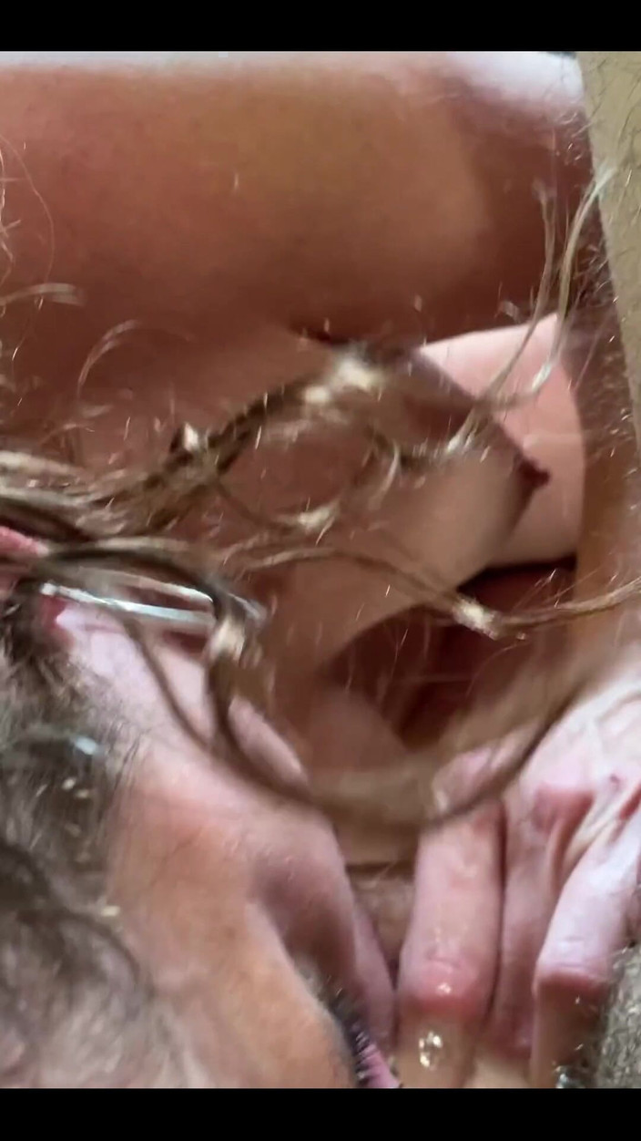 Suzy Wylde: 吸ってセックスするのがスージー・ワイルドの本性だ!