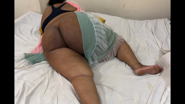 Your Boy's Cum: Sexy indický bhabhi s velkým zadem
