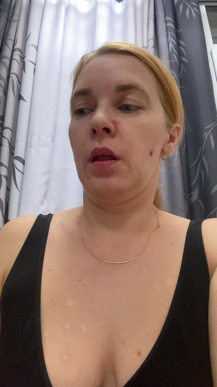 Hairy couple: Fantazja Femdom. Brudna rozmowa