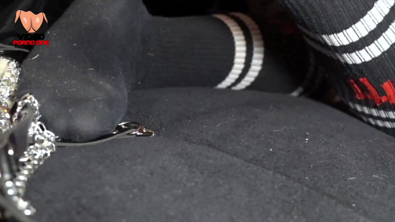 Video Porno One: Büyük göğüslü gotik bir kadınla yattım