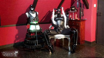 Dominatrix Frida: Dominatrix Frida in latex catsuit - strak korset - balletlaarzen - lange nagels