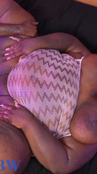 Chocolate SSBBW Does Her First Scene