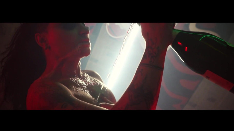 California TV: बोनस वीडियो: नृत्य - Monique Bertolini