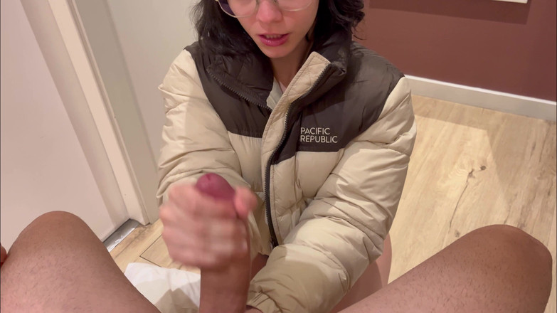 Sarahroomie: 送货员得到了一个很好的小费