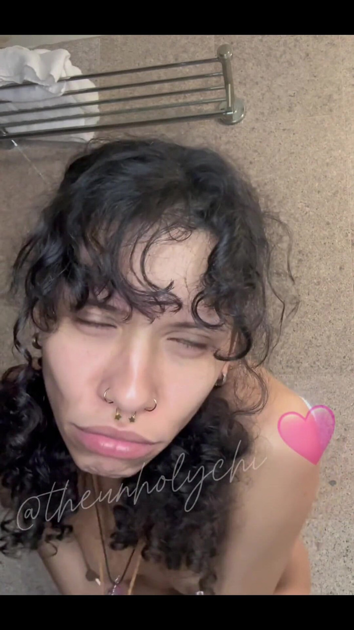 theunholychi: Being Sassy and Pissing