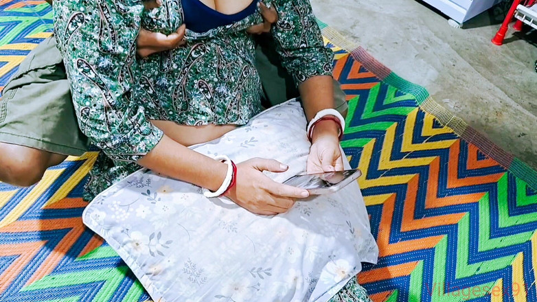 Villagesex91: 初めて私にセックスされた新しい美味しいバージン ああ、夫にあの美味しいセックス