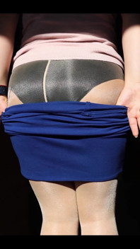 Saya Menanggalkan Skirt Saya
