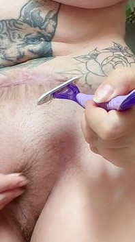 Shaving Pussy