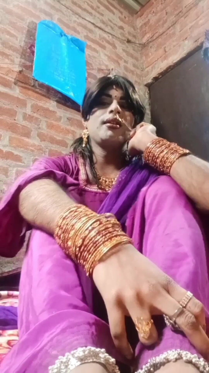 Urvashipatil123: Urvashipatil Rani Kinnar har kul att bära Salwar Kameez