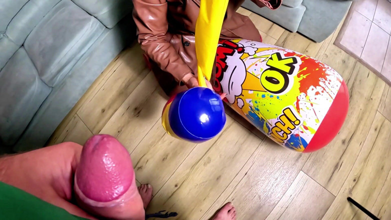 MilfyCalla: Dominant Leather MILF Inflatable Smash Fetish. Giant Hammer, Doggy, Cum...
