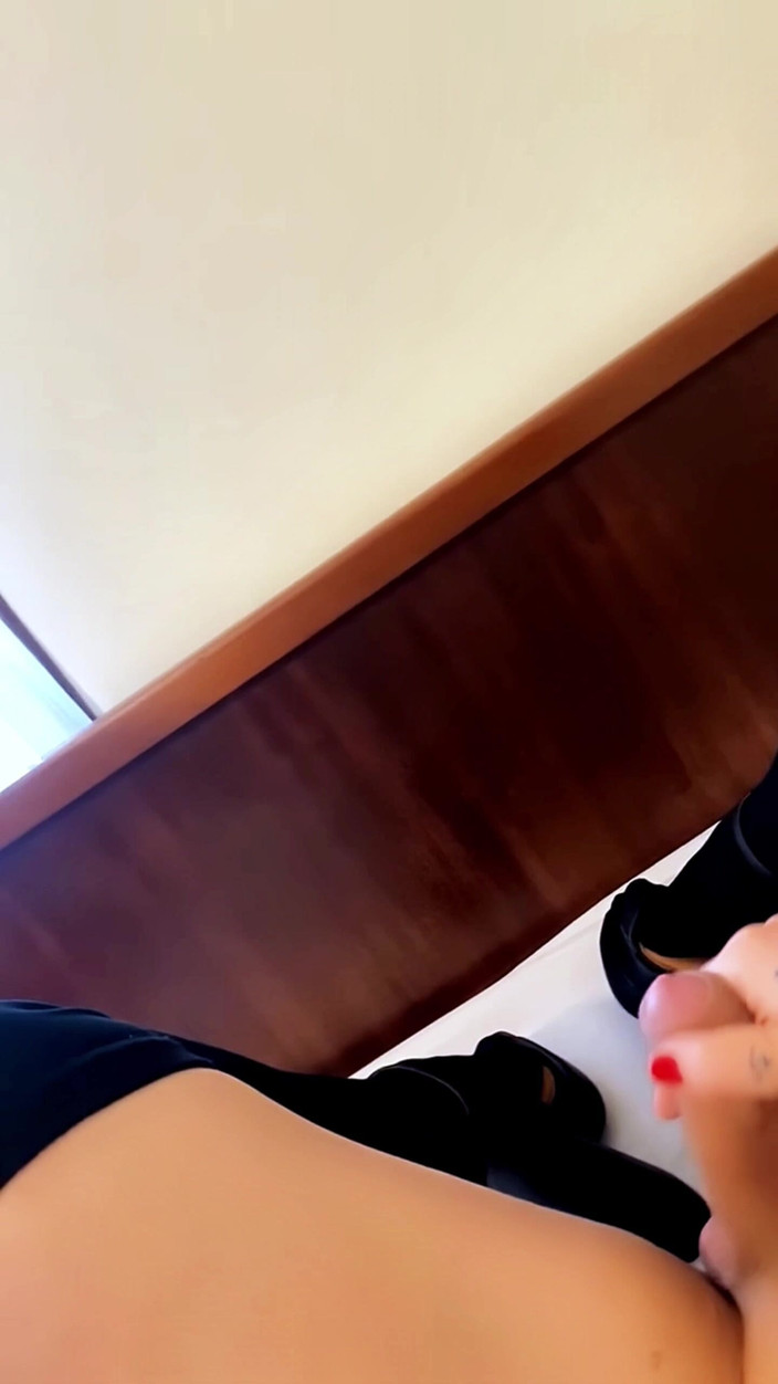 EmmaInkTrans: 네 입이 내 자지에 너무 필요해