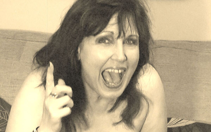 Dirty Doctors Clips: Trck nebo treat