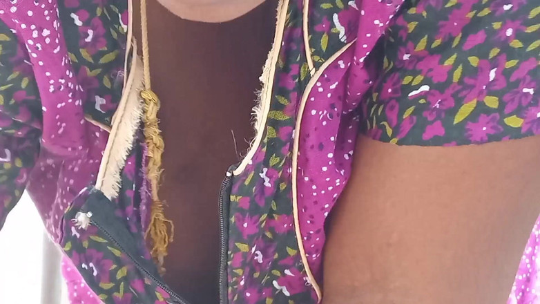 Veni: Istri tamil lagi cuci baju