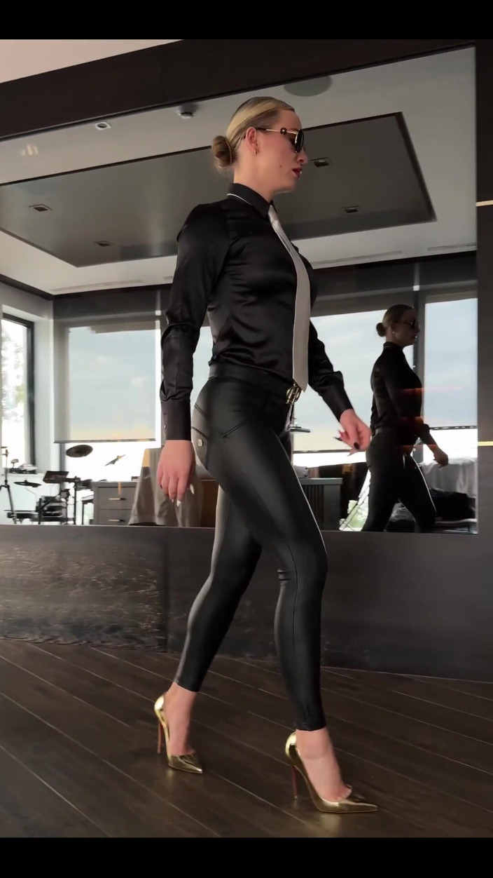 Angel The Dreamgirl: Ladyboss Loses Control