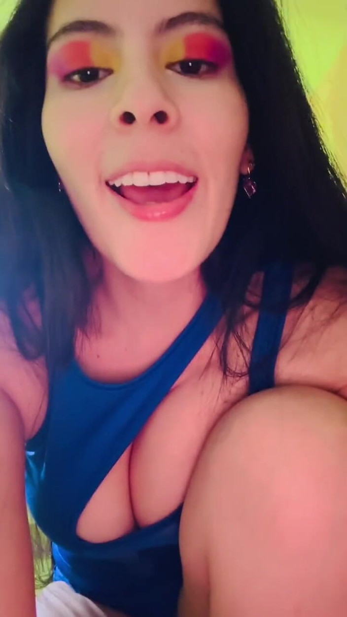 Vika_Sexting: Tu voz me desnuda