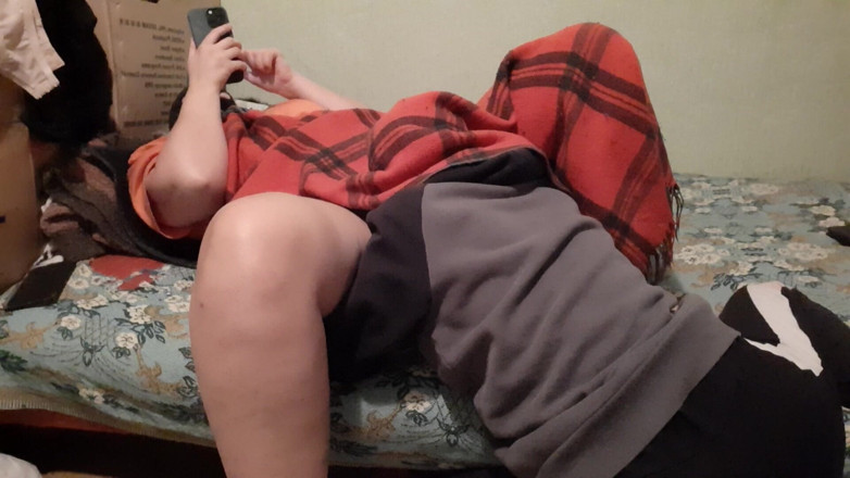 Lesbian-illusion: Moje plachá přítelkyně vlezla pod přikrývkou a probudila mě s...