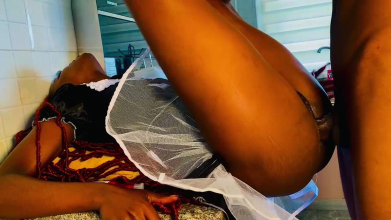 SEXXY-DAISY: 부엌 카운터에서 흑인 대물 무자비하게 따먹는 하녀