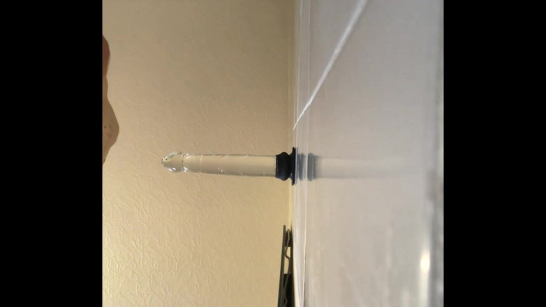 bigears: Cavalgando o vibrador de pau de 9 polegadas - abaixo da vista