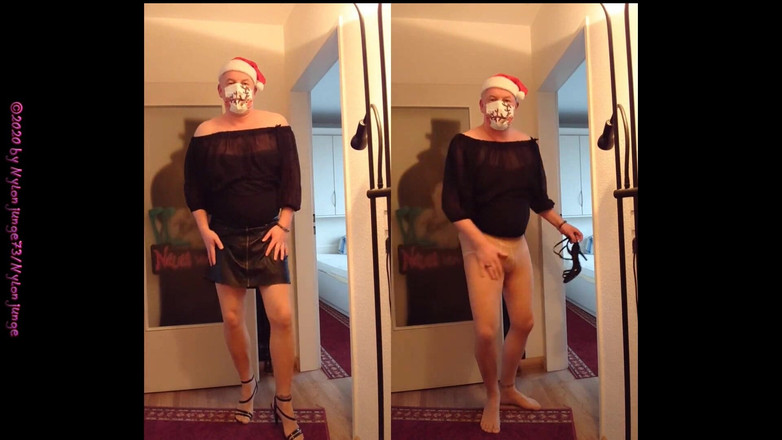 Carmen_Nylonjunge: Kleiner Strip-tease Zum Advent 1